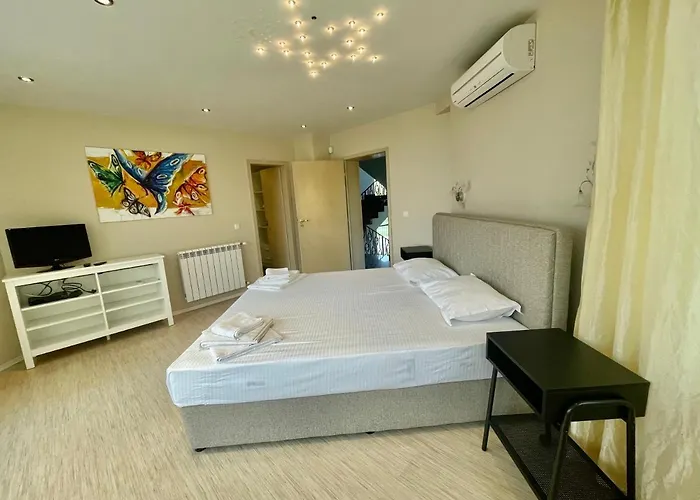 Вилла Luxury House On Buzhaka