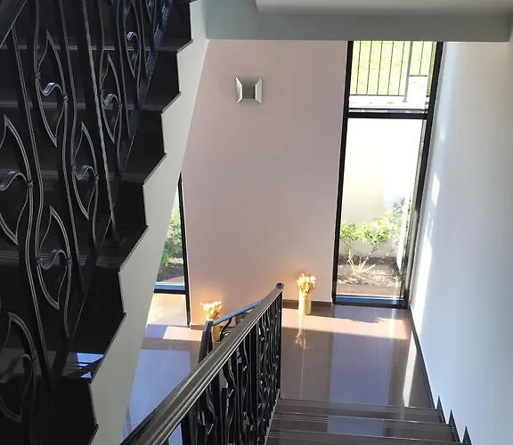 Вилла Luxury House On Buzhaka