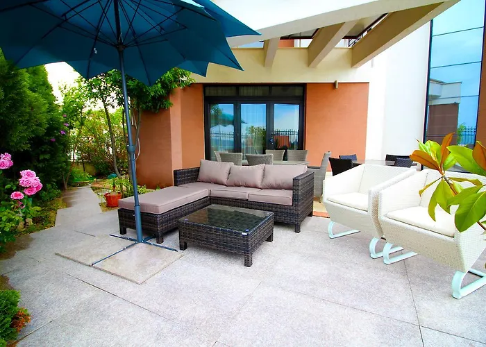 Вилла Luxury House On Buzhaka