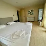 Luxury House On Buzhaka ヴィラ *