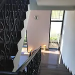 ヴィラ Luxury House On Buzhaka