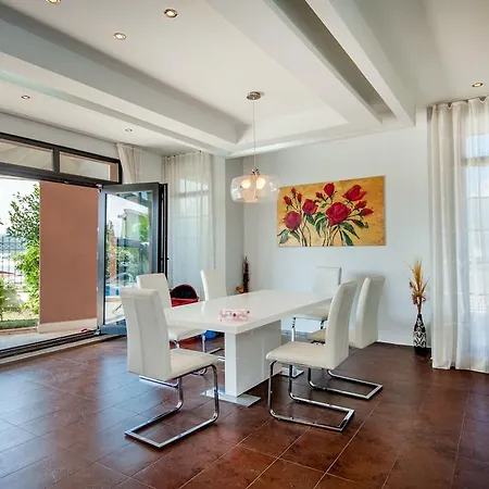 Luxury House On Buzhaka Süzebolu