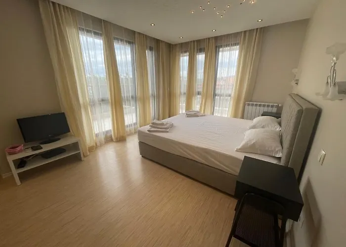 Luxury House On Buzhaka ヴィラ